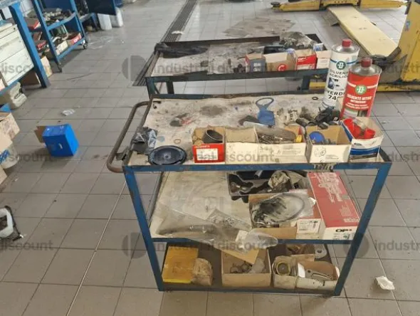 3#9630 Arredo uffici per officina e accettazione officina