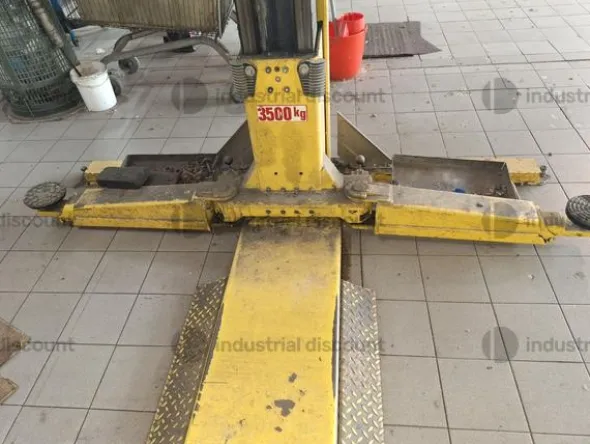 3#9630 Arredo uffici per officina e accettazione officina