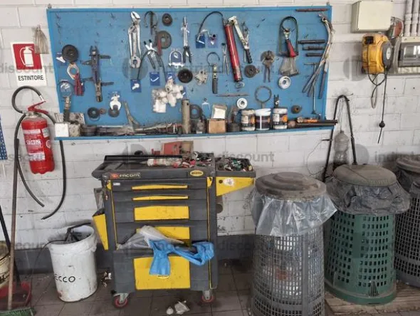 3#9630 Arredo uffici per officina e accettazione officina