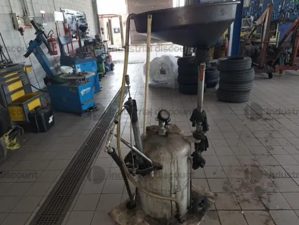 3#9630 Arredo uffici per officina e accettazione officina