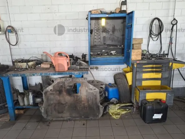 3#9630 Arredo uffici per officina e accettazione officina