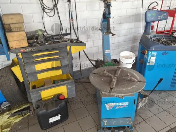 3#9630 Arredo uffici per officina e accettazione officina