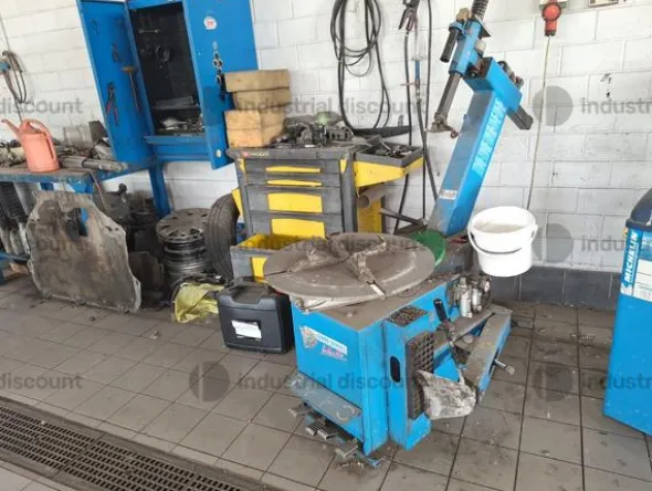 3#9630 Arredo uffici per officina e accettazione officina