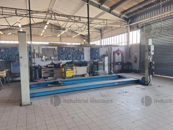 3#9630 Arredo uffici per officina e accettazione officina