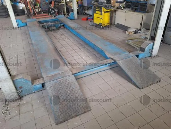 3#9630 Arredo uffici per officina e accettazione officina