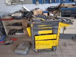 3#9630 Arredo uffici per officina e accettazione officina