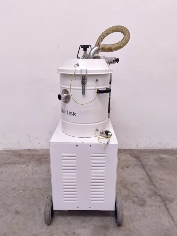 ASPIRATORE INDUSTRIALE POLVERI – NILFISK (MF-PR-ASP-75)