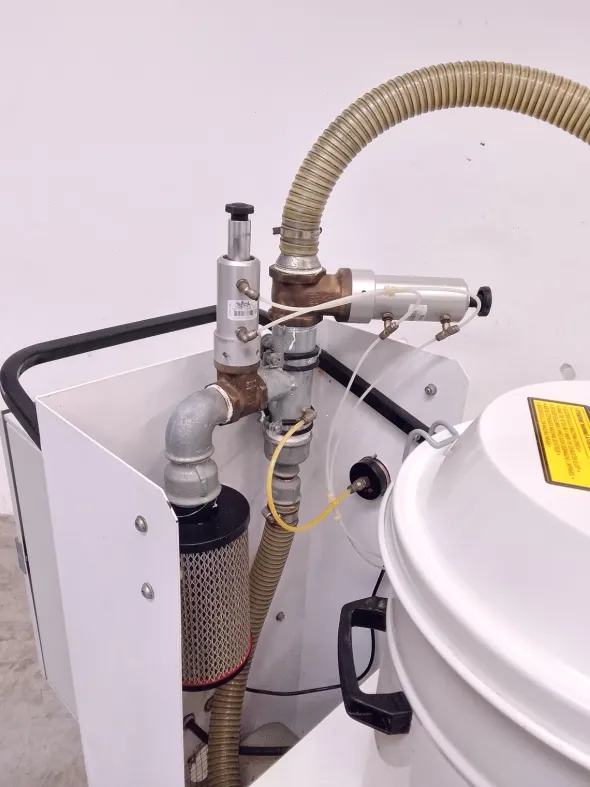 ASPIRATORE INDUSTRIALE POLVERI – NILFISK (MF-PR-ASP-75)