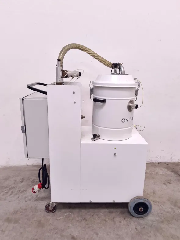 ASPIRATORE INDUSTRIALE POLVERI – NILFISK (MF-PR-ASP-75)