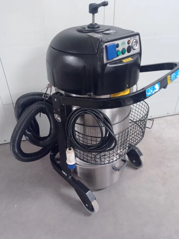 ASPIRATORE INDUSTRIALEPOLVERI – NILFISK (MF-PR-ASP-70)