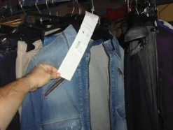 1#8042 Asta di capi di abbigliamento