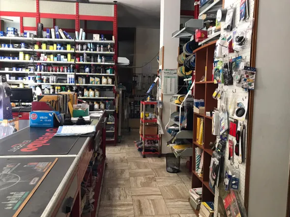 ATTIVITA' COMMERCIALE DI RICAMBI E ACCESSORI AUTO