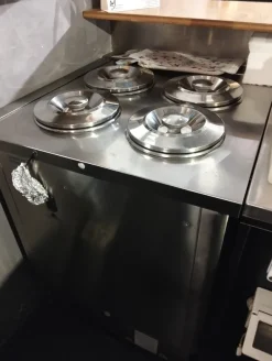 ATTREZZATURA BAR/ CUCINA