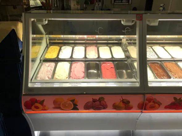 ATTREZZATURA COMPLETA PER GELATERIA