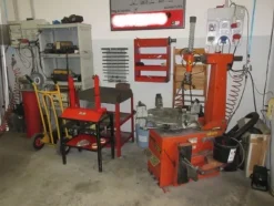 2#4144 Attrezzatura da officina