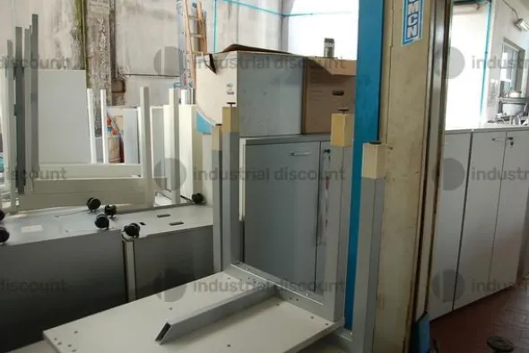 35#8738 Attrezzatura da officina e arredo da ufficio