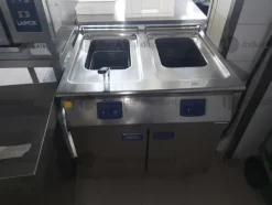 2#8982 Attrezzatura e cucina per attività di ristorazione
