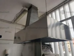 2#8982 Attrezzatura e cucina per attività di ristorazione