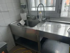 2#8982 Attrezzatura e cucina per attività di ristorazione