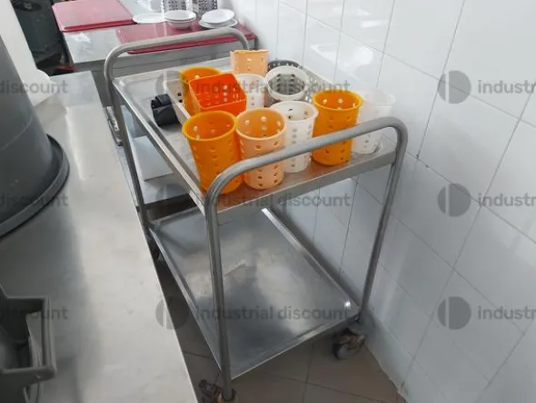 2#8982 Attrezzatura e cucina per attività di ristorazione