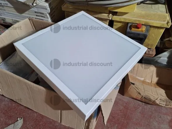 1#9086 Attrezzatura edile e materiale elettrico