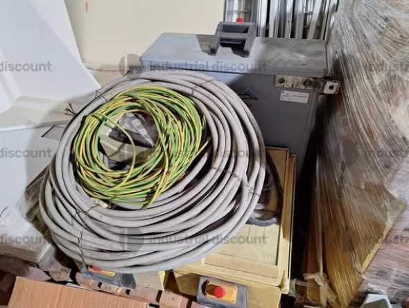1#9086 Attrezzatura edile e materiale elettrico