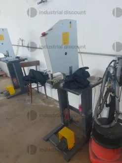 1#8976 Attrezzatura e macchinari per stireria