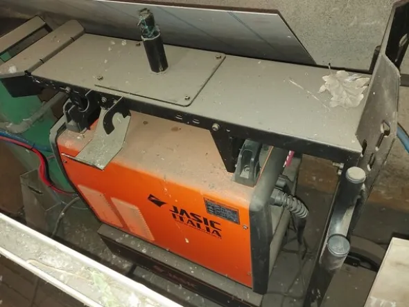 4#6944 Attrezzatura e materiale da officina