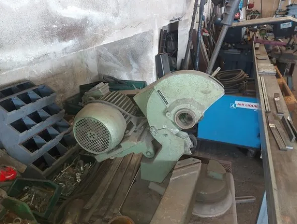 4#6944 Attrezzatura e materiale da officina