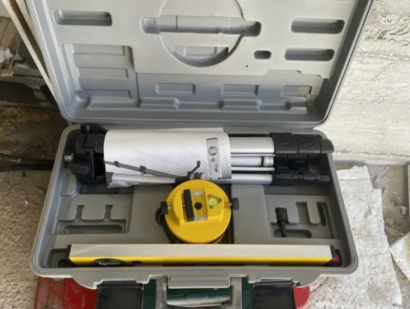 1#7824 Attrezzatura e materiale per impianti idraulici