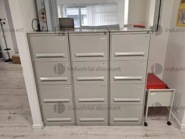 1#9468 Attrezzatura informatica e arredo ufficio