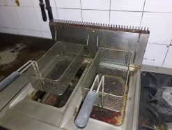 15#8270 Attrezzatura per bar e pasticceria