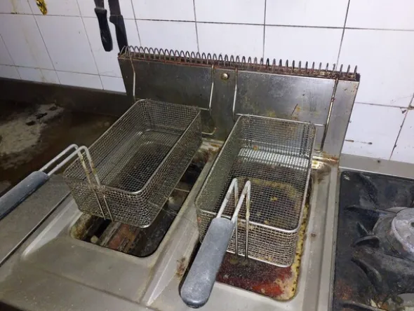 15#8270 Attrezzatura per bar e pasticceria