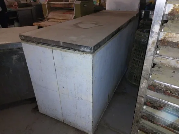 15#8270 Attrezzatura per bar e pasticceria