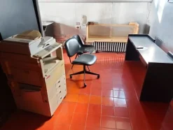 2#8139 Attrezzatura per calzaturificio e arredi ufficio