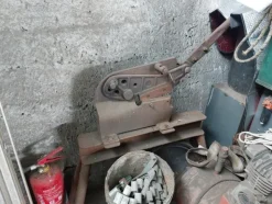 7#7632 Attrezzatura per la lavorazione del ferro