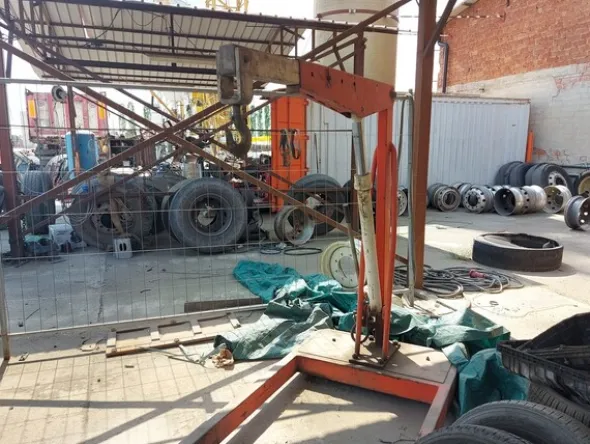 70#7778 Attrezzatura per officina