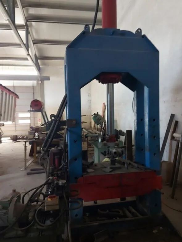 70#7778 Attrezzatura per officina