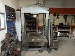 5#6947 Attrezzatura per officina