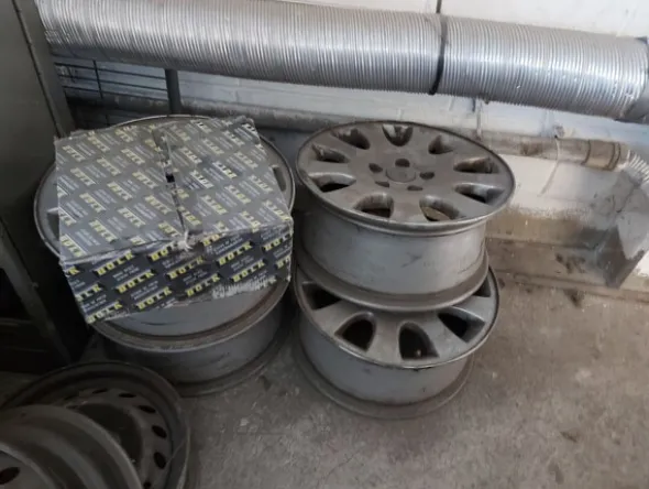 36#7918 Attrezzatura per officina meccanica e arredi uffici