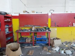 36#7918 Attrezzatura per officina meccanica e arredi uffici