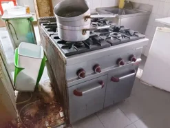 1#8306 Attrezzatura per ristorante pizzeria