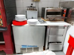 1#8306 Attrezzatura per ristorante pizzeria