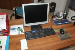 11#4140 Attrezzatura ufficio e materiale da stampa