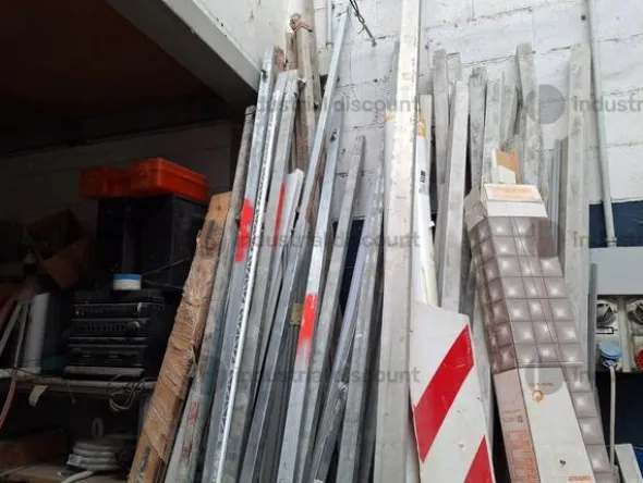 5#9897 Attrezzatura varia da cantiere