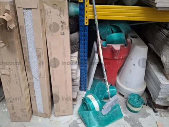 5#9897 Attrezzatura varia da cantiere