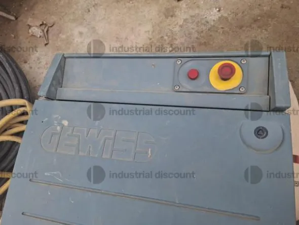 6#9897 Attrezzatura varia da cantiere, materialeda elettricista ed arredo spogliatoio