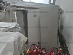 6#9897 Attrezzatura varia da cantiere, materialeda elettricista ed arredo spogliatoio