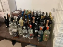1#8879 Attrezzatureda cucina e stock vini e liquori