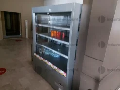 1#8982 Attrezzature e arredamento per attività ristorazione